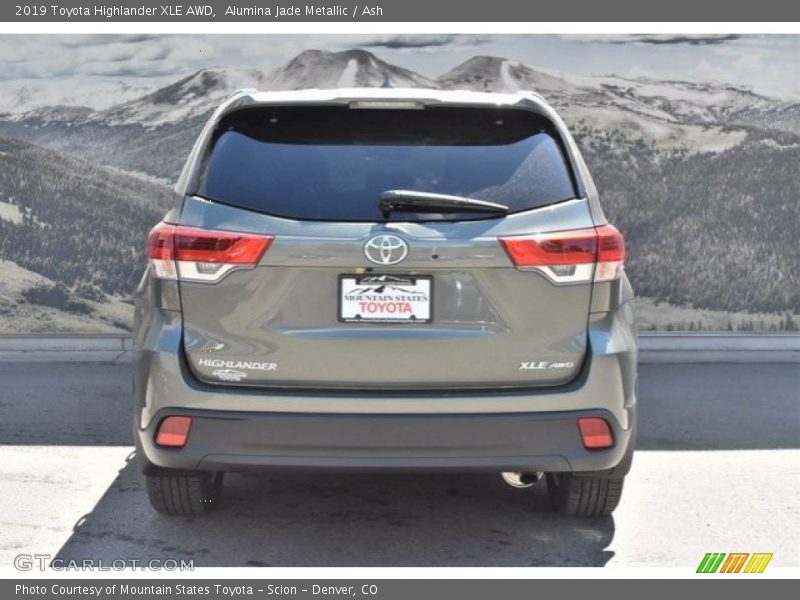 Alumina Jade Metallic / Ash 2019 Toyota Highlander XLE AWD