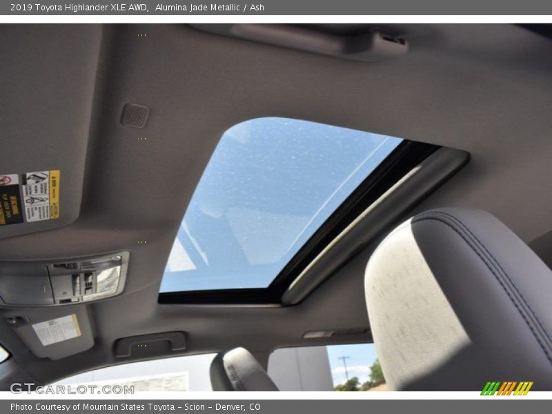 Alumina Jade Metallic / Ash 2019 Toyota Highlander XLE AWD
