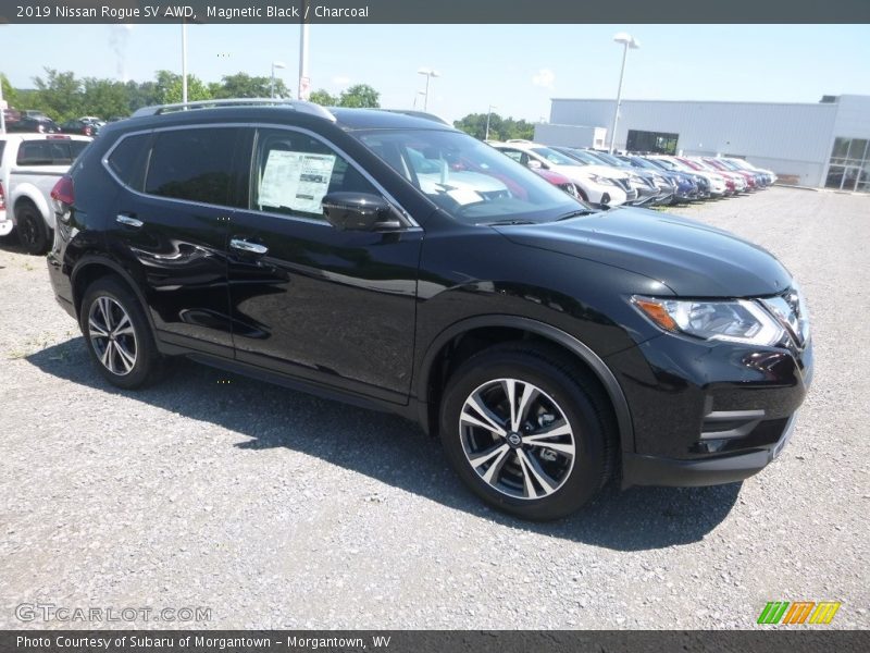 Magnetic Black / Charcoal 2019 Nissan Rogue SV AWD