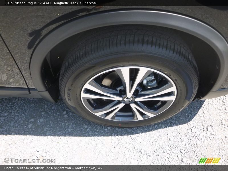 Magnetic Black / Charcoal 2019 Nissan Rogue SV AWD