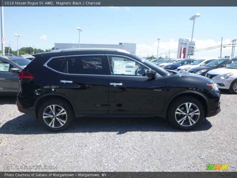 Magnetic Black / Charcoal 2019 Nissan Rogue SV AWD