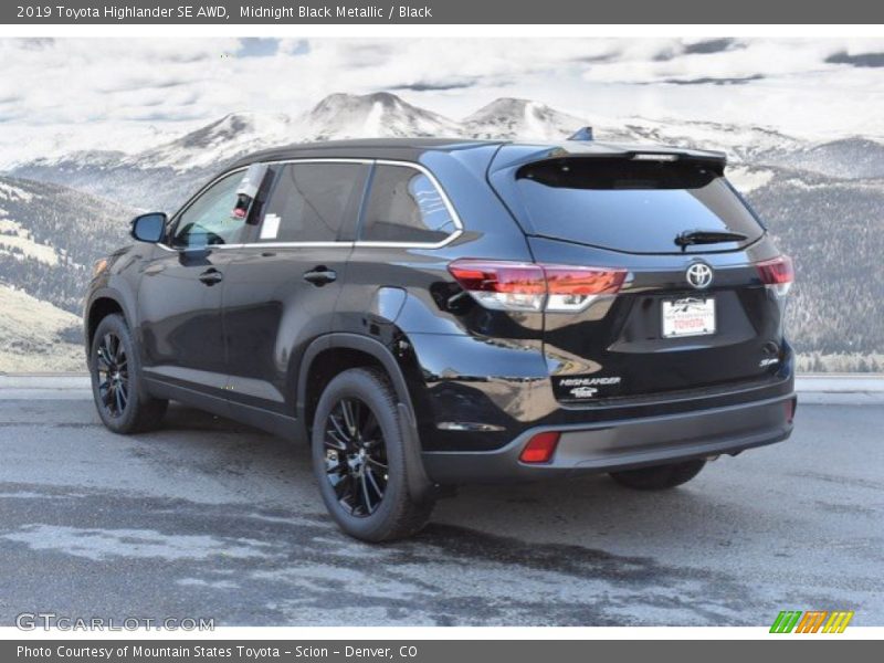 Midnight Black Metallic / Black 2019 Toyota Highlander SE AWD
