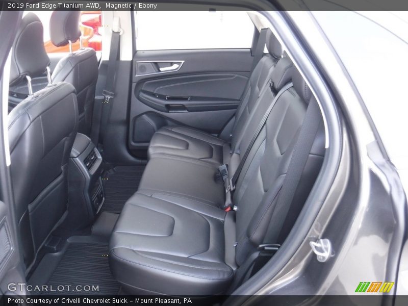 Magnetic / Ebony 2019 Ford Edge Titanium AWD