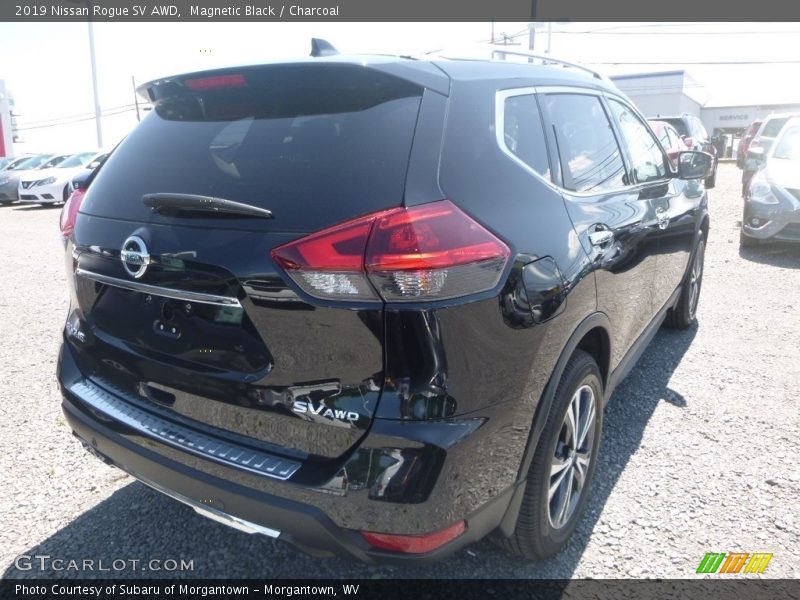 Magnetic Black / Charcoal 2019 Nissan Rogue SV AWD