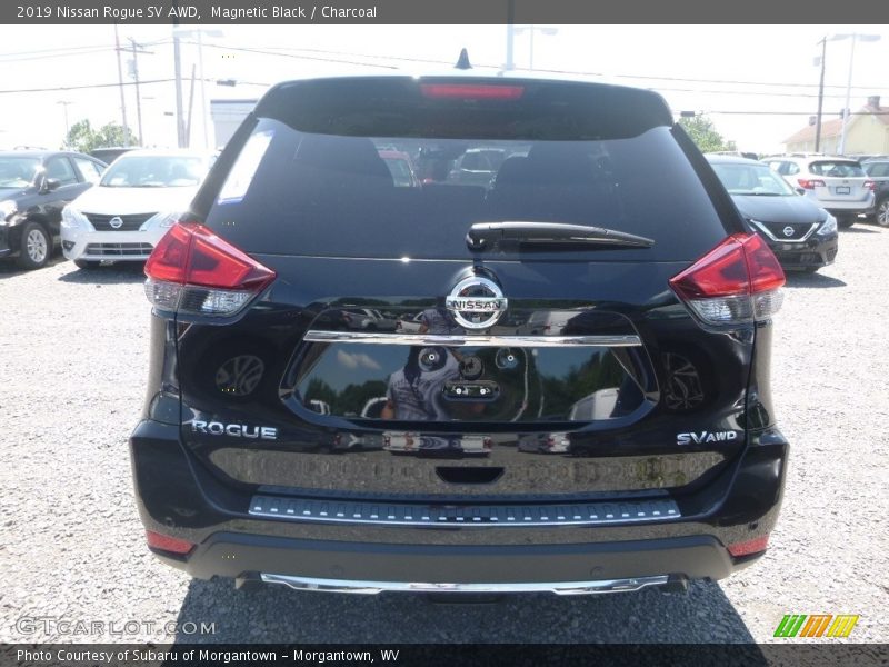 Magnetic Black / Charcoal 2019 Nissan Rogue SV AWD