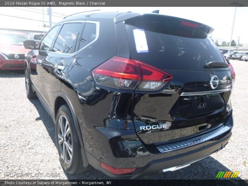 Magnetic Black / Charcoal 2019 Nissan Rogue SV AWD