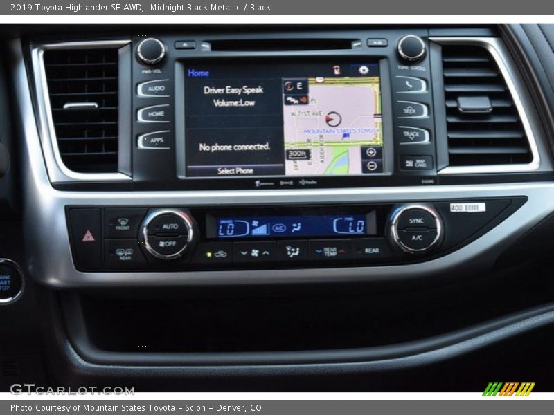 Midnight Black Metallic / Black 2019 Toyota Highlander SE AWD