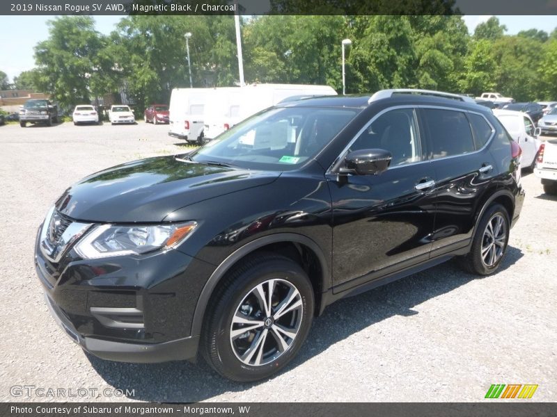 Front 3/4 View of 2019 Rogue SV AWD