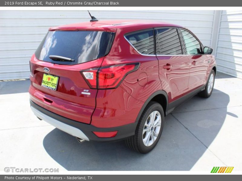 Ruby Red / Chromite Gray/Charcoal Black 2019 Ford Escape SE