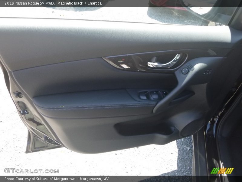 Magnetic Black / Charcoal 2019 Nissan Rogue SV AWD