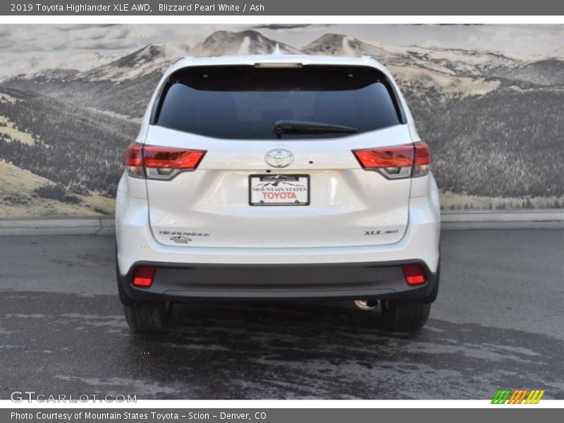Blizzard Pearl White / Ash 2019 Toyota Highlander XLE AWD