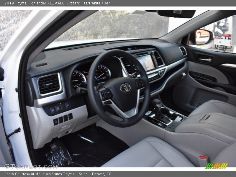 Blizzard Pearl White / Ash 2019 Toyota Highlander XLE AWD