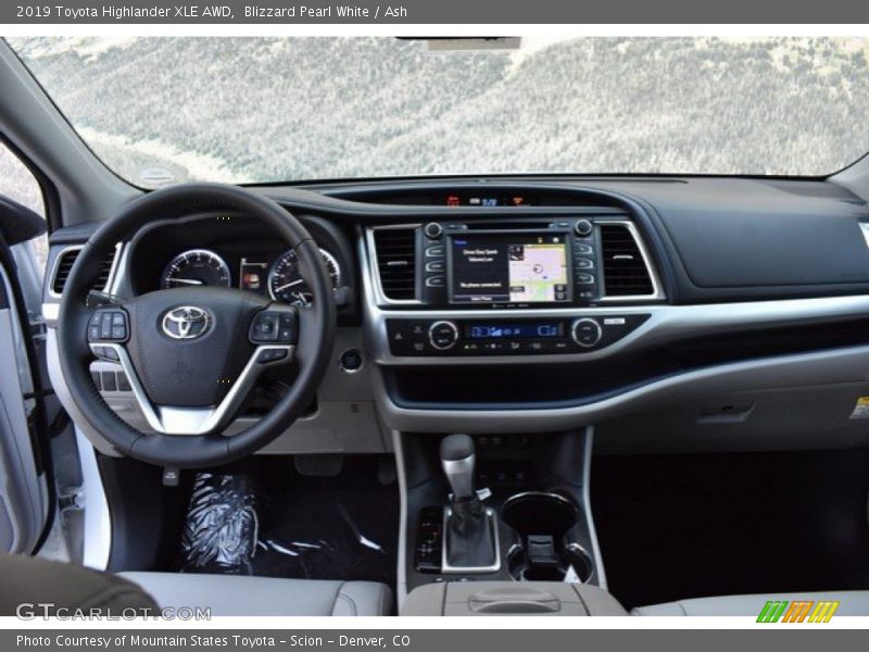 Blizzard Pearl White / Ash 2019 Toyota Highlander XLE AWD