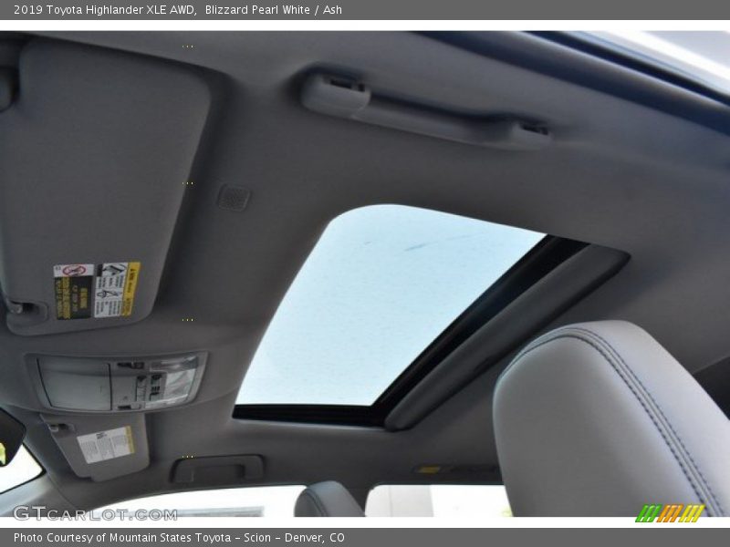 Blizzard Pearl White / Ash 2019 Toyota Highlander XLE AWD