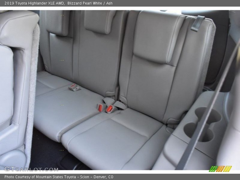 Blizzard Pearl White / Ash 2019 Toyota Highlander XLE AWD