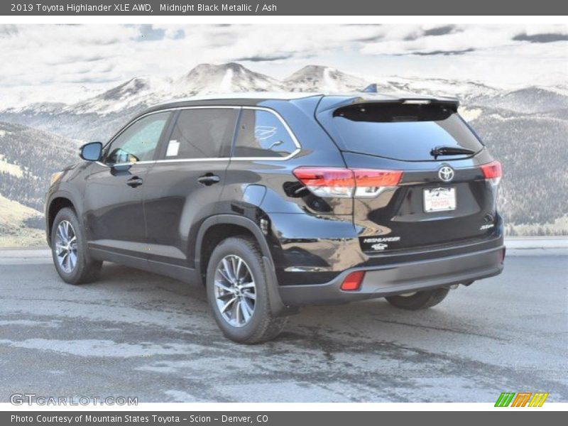 Midnight Black Metallic / Ash 2019 Toyota Highlander XLE AWD