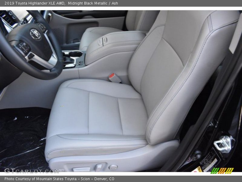 Midnight Black Metallic / Ash 2019 Toyota Highlander XLE AWD