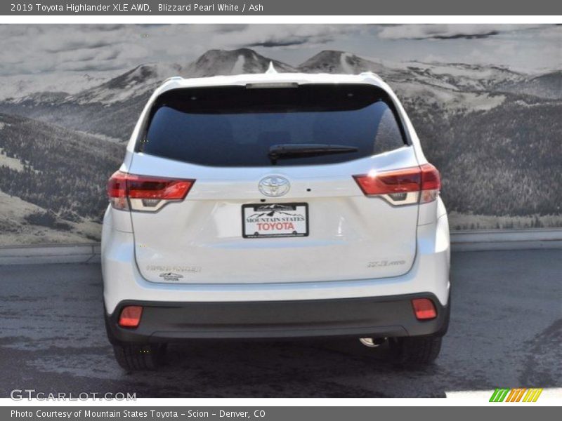 Blizzard Pearl White / Ash 2019 Toyota Highlander XLE AWD