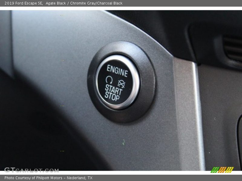 Agate Black / Chromite Gray/Charcoal Black 2019 Ford Escape SE