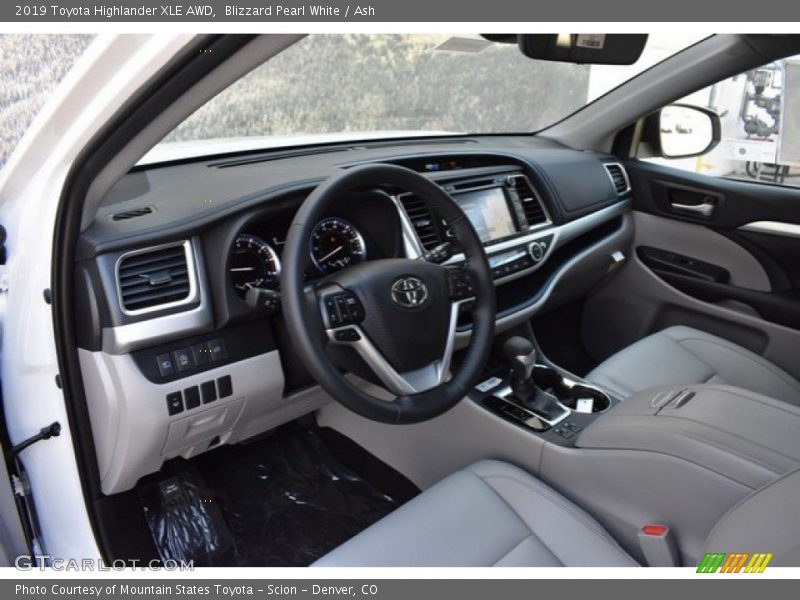 Blizzard Pearl White / Ash 2019 Toyota Highlander XLE AWD