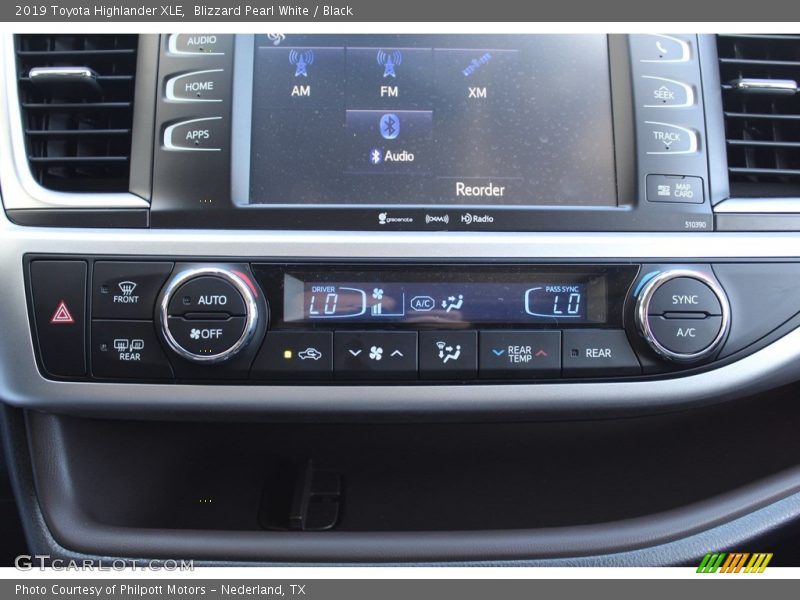 Blizzard Pearl White / Black 2019 Toyota Highlander XLE