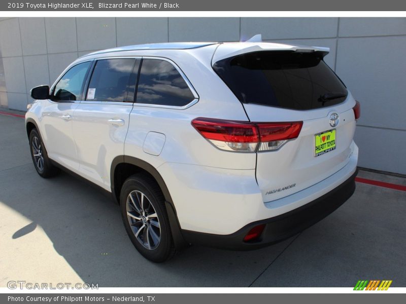 Blizzard Pearl White / Black 2019 Toyota Highlander XLE
