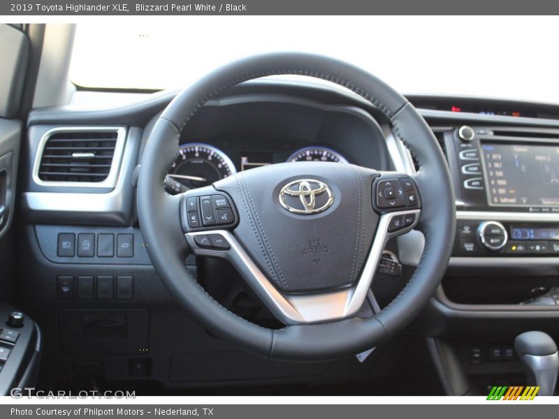 Blizzard Pearl White / Black 2019 Toyota Highlander XLE