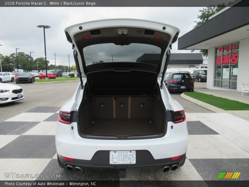 White / Black/Luxor Beige 2018 Porsche Macan S