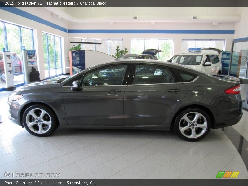 Magnetic Metallic / Charcoal Black 2015 Ford Fusion SE