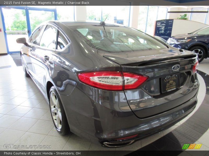 Magnetic Metallic / Charcoal Black 2015 Ford Fusion SE
