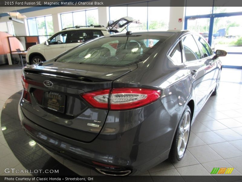 Magnetic Metallic / Charcoal Black 2015 Ford Fusion SE