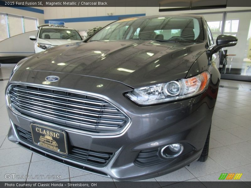 Magnetic Metallic / Charcoal Black 2015 Ford Fusion SE