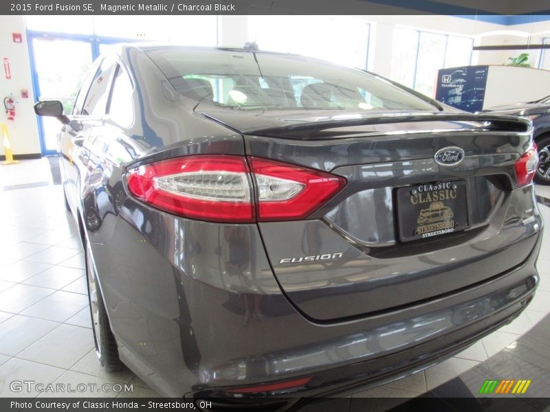 Magnetic Metallic / Charcoal Black 2015 Ford Fusion SE