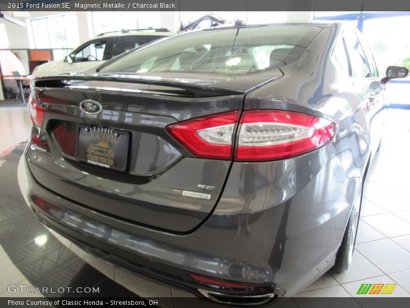 Magnetic Metallic / Charcoal Black 2015 Ford Fusion SE