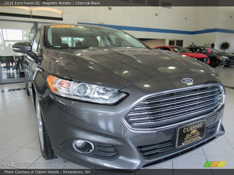 Magnetic Metallic / Charcoal Black 2015 Ford Fusion SE