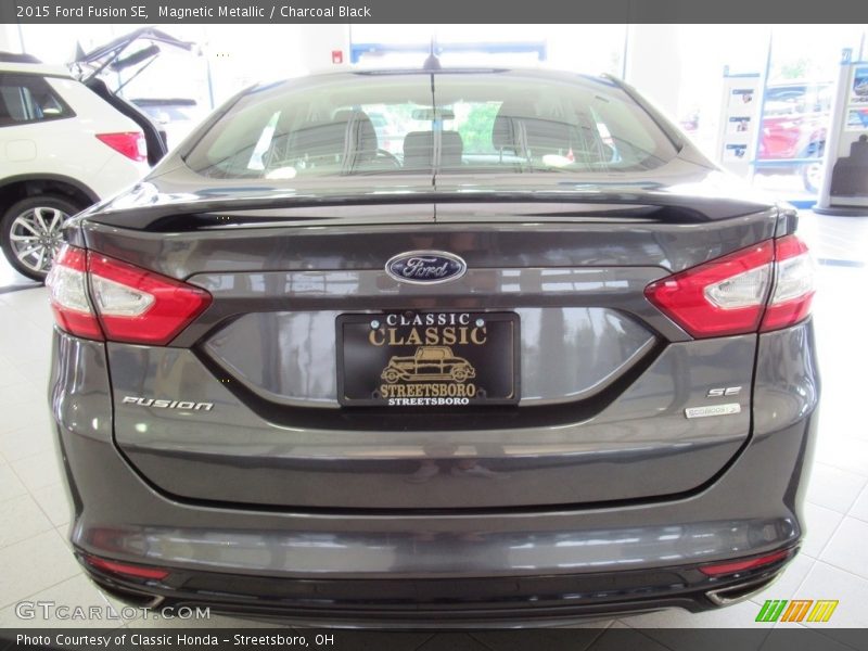 Magnetic Metallic / Charcoal Black 2015 Ford Fusion SE