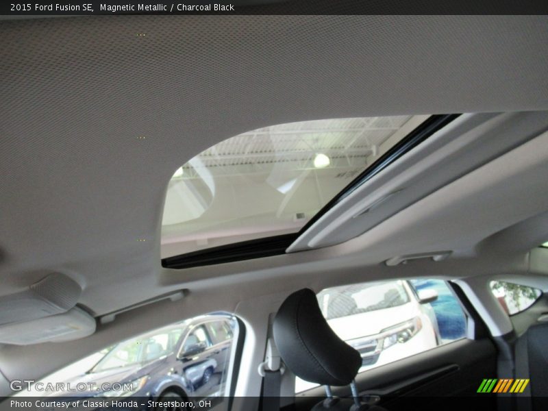 Magnetic Metallic / Charcoal Black 2015 Ford Fusion SE