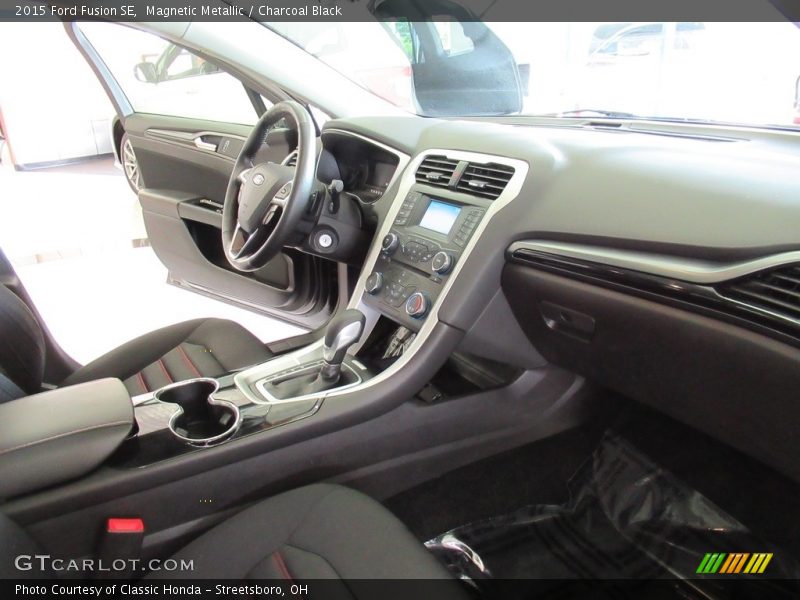 Magnetic Metallic / Charcoal Black 2015 Ford Fusion SE
