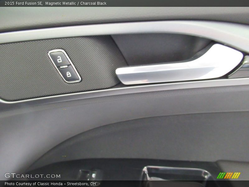 Magnetic Metallic / Charcoal Black 2015 Ford Fusion SE