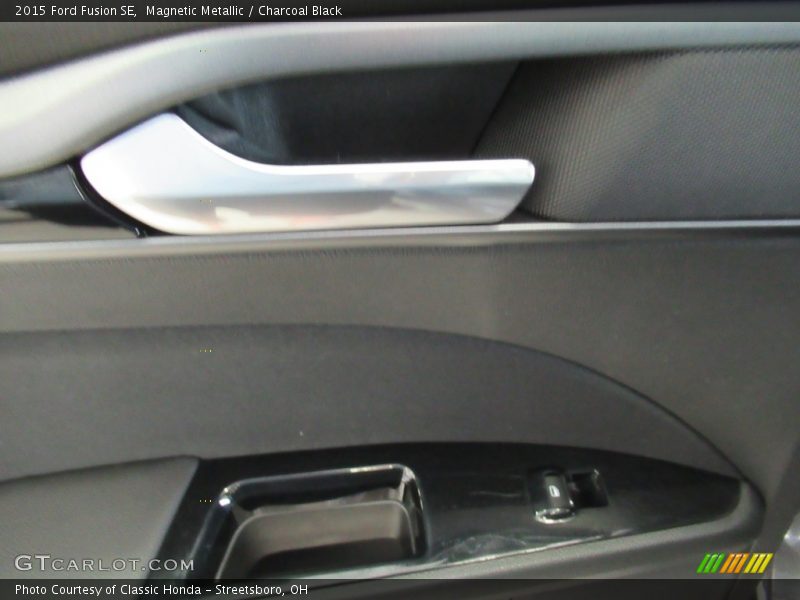 Magnetic Metallic / Charcoal Black 2015 Ford Fusion SE