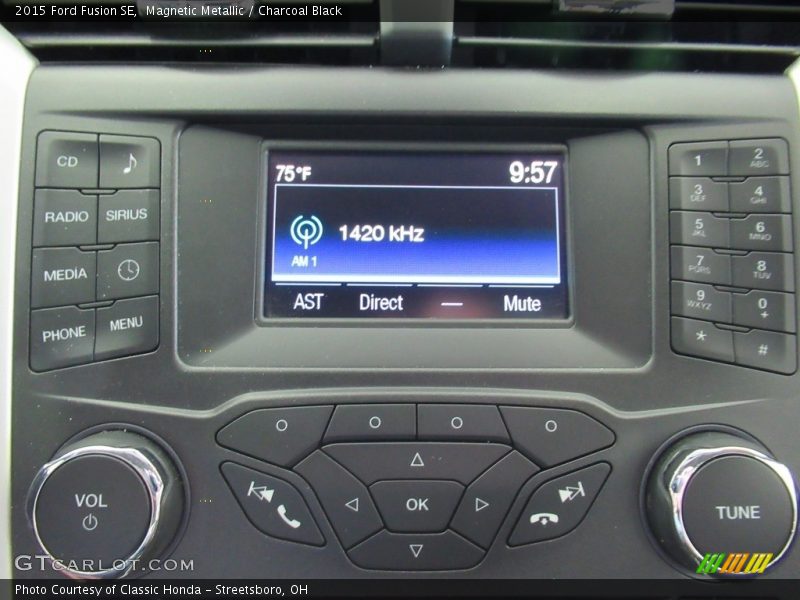 Magnetic Metallic / Charcoal Black 2015 Ford Fusion SE