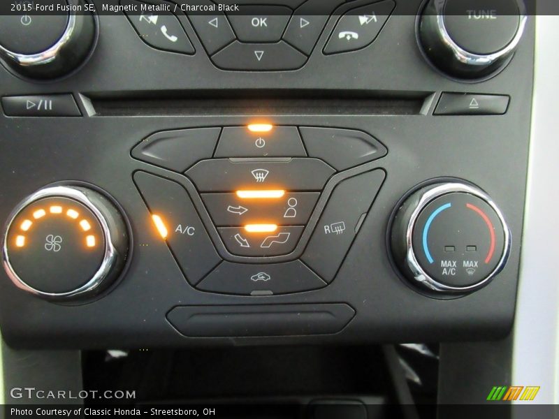 Magnetic Metallic / Charcoal Black 2015 Ford Fusion SE