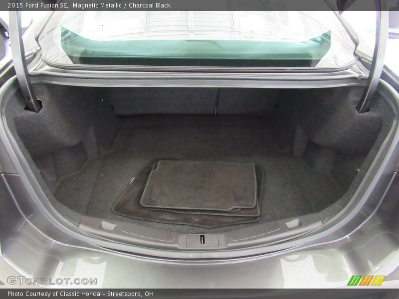 Magnetic Metallic / Charcoal Black 2015 Ford Fusion SE