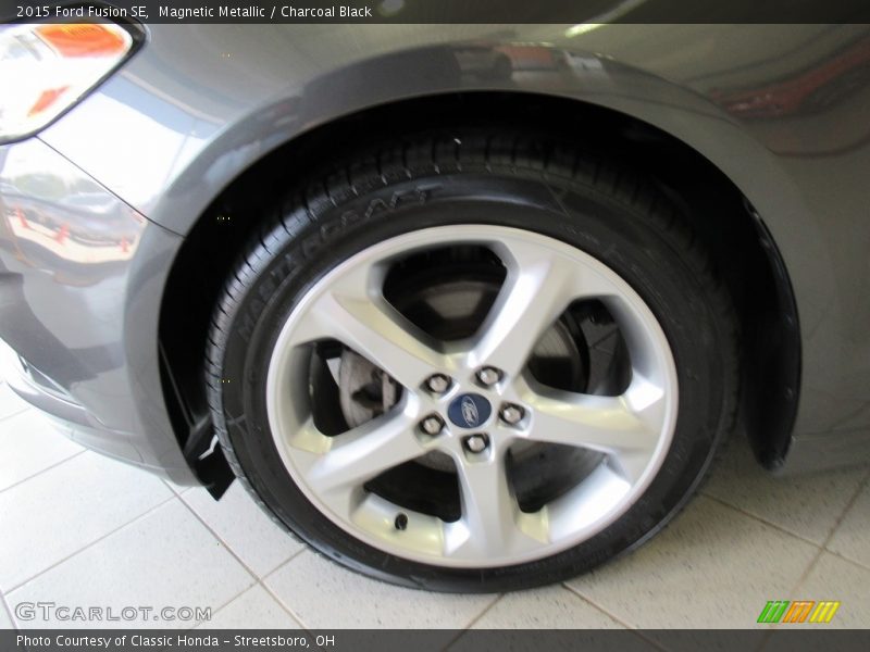 Magnetic Metallic / Charcoal Black 2015 Ford Fusion SE