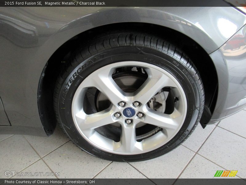 Magnetic Metallic / Charcoal Black 2015 Ford Fusion SE