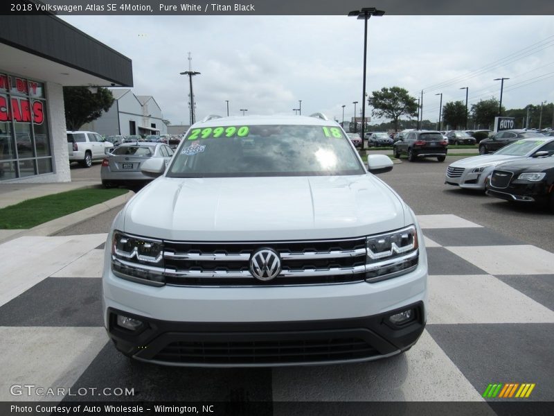 Pure White / Titan Black 2018 Volkswagen Atlas SE 4Motion
