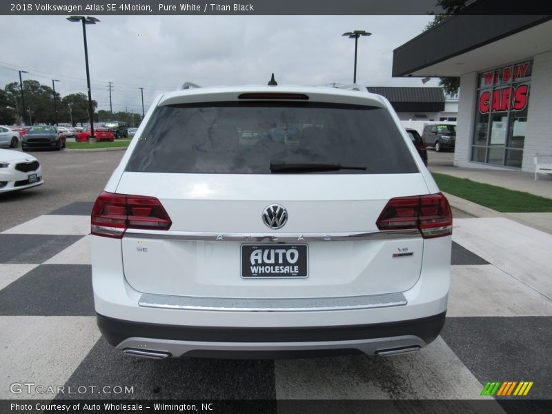 Pure White / Titan Black 2018 Volkswagen Atlas SE 4Motion