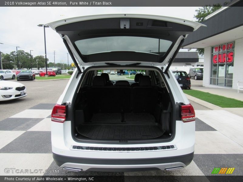 Pure White / Titan Black 2018 Volkswagen Atlas SE 4Motion