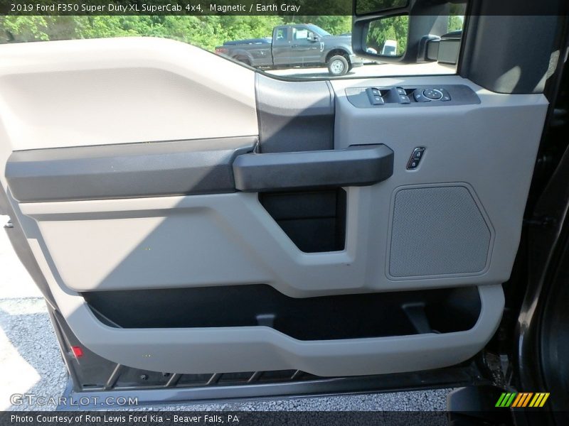 Magnetic / Earth Gray 2019 Ford F350 Super Duty XL SuperCab 4x4