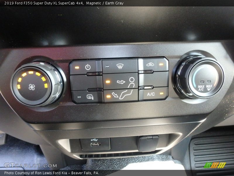 Magnetic / Earth Gray 2019 Ford F350 Super Duty XL SuperCab 4x4